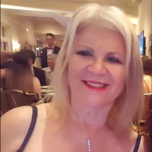 Meet your Posher, Carla